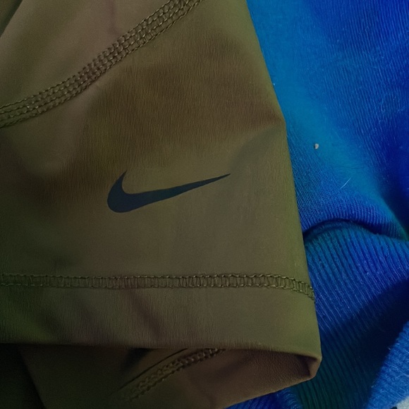 nike pros - Picture 3 of 4